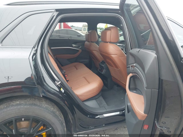 Продажа на аукционе авто 2022 Audi E-tron Chronos Quattro, vin: WA1VABGEXNB015255, номер лота: 44665104