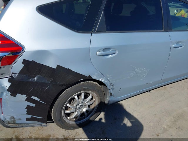 JTDZN3EUXGJ046073 Toyota Prius V Four