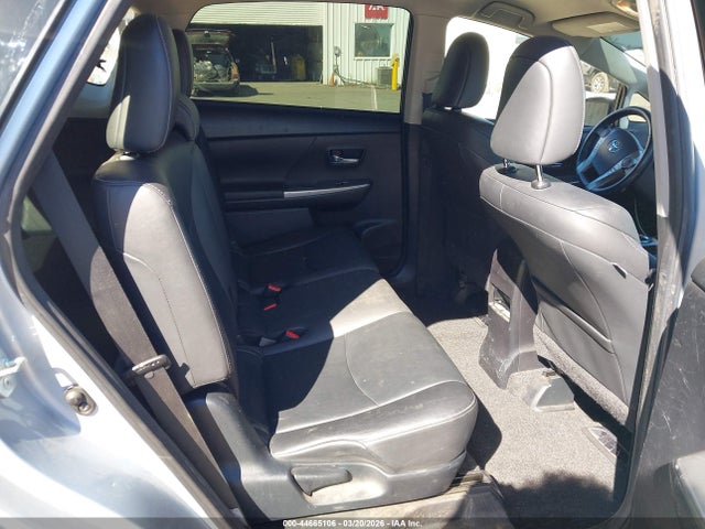 JTDZN3EUXGJ046073 Toyota Prius V Four