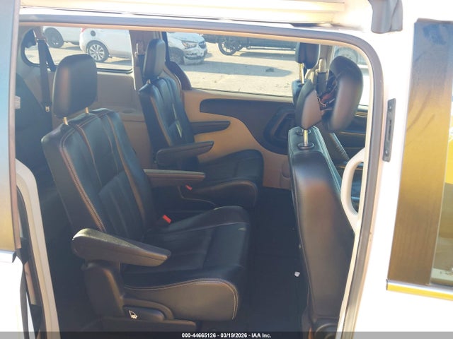44665126 :رقم المزاد ، 2C4RC1BG6GR205997 vin ، 2016 Chrysler Town & Country Touring مزاد بيع