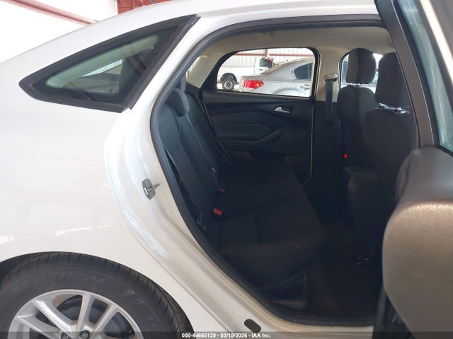 1FADP3F21HL300119 Ford FOCUS SE