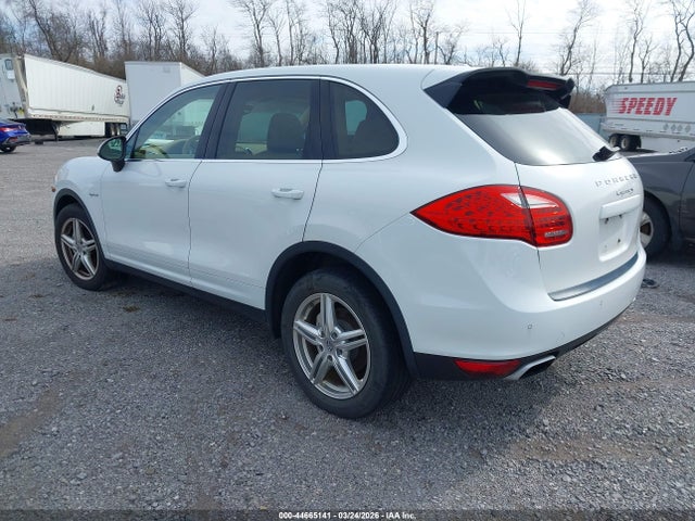 2014 PORSCHE CAYENNE HYBRID WP1AE2A2XELA51060 Photo 2