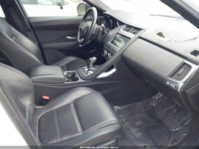 2018 JAGUAR E-PACE SADFP2FX9J1Z24815 Photo 4