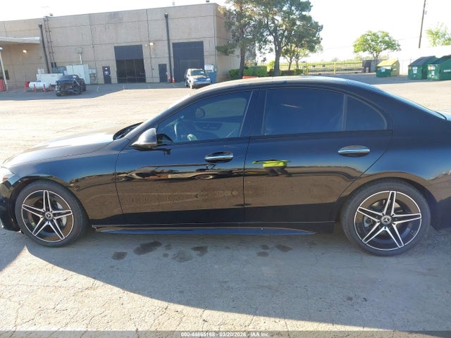 W1KAF4GB0NR010568 Mercedes-Benz C 300 Sedan