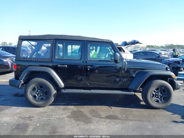 44665170 :رقم المزاد ، 1C4HJXDG4NW180166 vin ، 2022 Jeep Wrangler Unlimited Sport 4x4 مزاد بيع