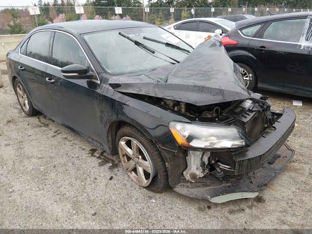 2013 VOLKSWAGEN PASSAT 1VWBP7A30DC148706