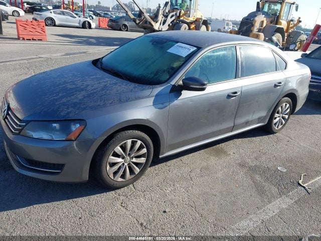 Продажа на аукционе авто 2013 Volkswagen Passat S, vin: 1VWAP7A39DC033775, номер лота: 44665191