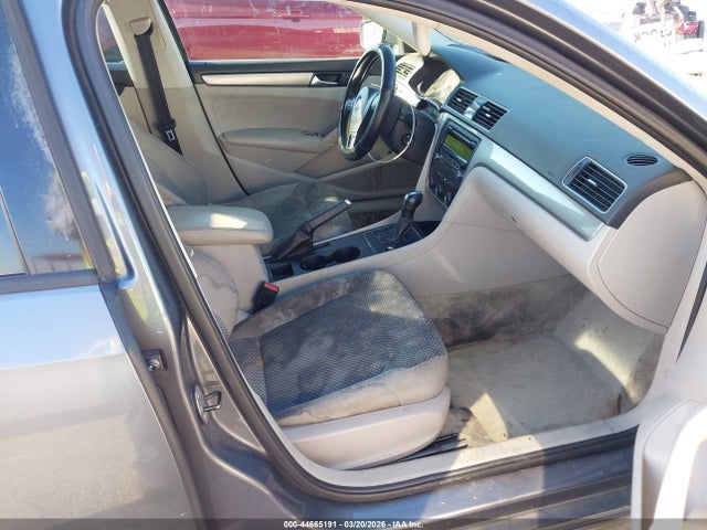 Продажа на аукционе авто 2013 Volkswagen Passat S, vin: 1VWAP7A39DC033775, номер лота: 44665191
