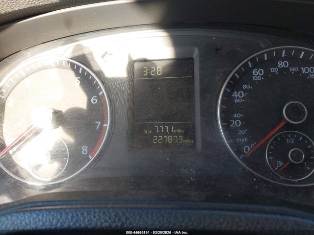 Продажа на аукционе авто 2013 Volkswagen Passat S, vin: 1VWAP7A39DC033775, номер лота: 44665191
