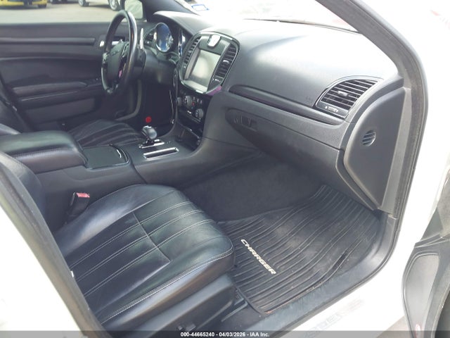 2013 CHRYSLER 300 2C3CCABG3DH576269 Photo 4
