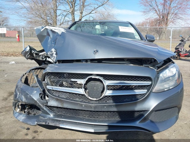 Продаж на аукціоні авто 2018 Mercedes-benz C 300 4matic, vin: 55SWF4KB6JU249886, номер лоту: 44665242