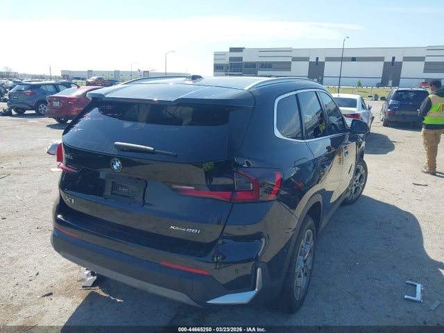 2023 BMW X1 WBX73EF07P5X11401 Photo 3