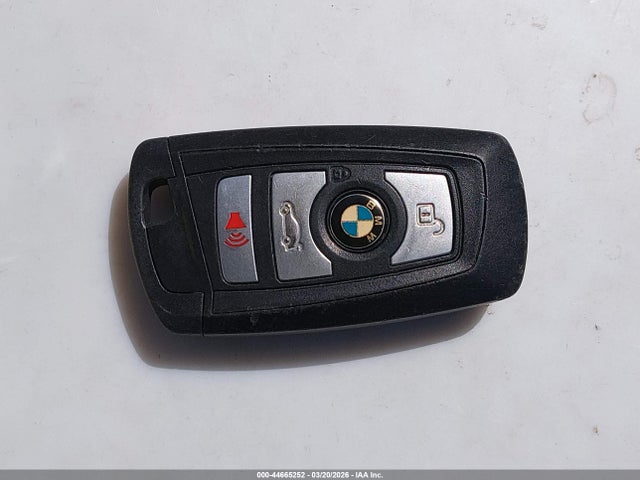 44665252 :رقم المزاد ، WBA5A5C54GD528101 vin ، 2016 Bmw 528i مزاد بيع