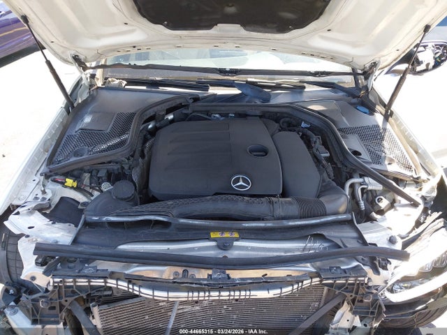 44665315 :رقم المزاد ، 55SWF8DB6KU294784 vin ، 2019 Mercedes-benz C 300 مزاد بيع