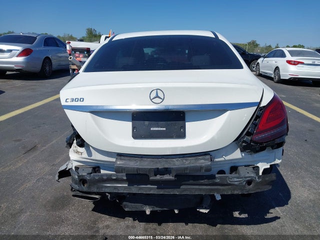 44665315 :رقم المزاد ، 55SWF8DB6KU294784 vin ، 2019 Mercedes-benz C 300 مزاد بيع