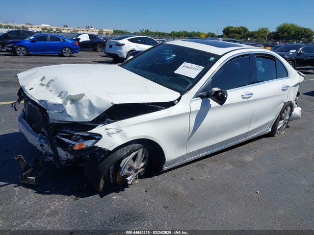 44665315 :رقم المزاد ، 55SWF8DB6KU294784 vin ، 2019 Mercedes-benz C 300 مزاد بيع