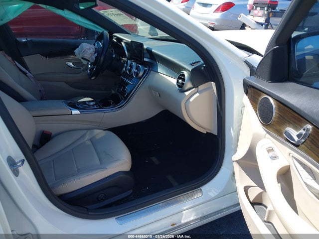44665315 :رقم المزاد ، 55SWF8DB6KU294784 vin ، 2019 Mercedes-benz C 300 مزاد بيع