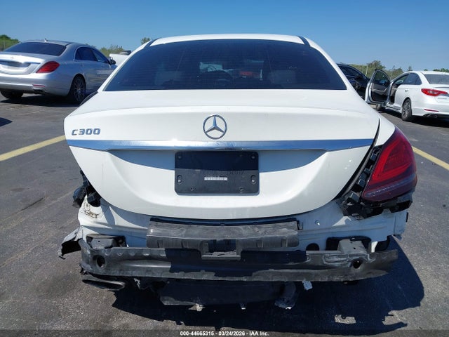 44665315 :رقم المزاد ، 55SWF8DB6KU294784 vin ، 2019 Mercedes-benz C 300 مزاد بيع