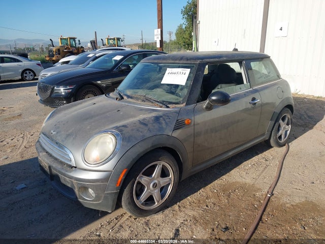 2010 MINI COOPER WMWMF3C59ATZ23700 Photo 1