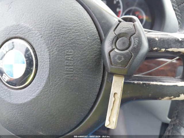 2004 Bmw 330i მანქანა იყიდება აუქციონზე, vin: WBAEV534X4KM37255, აუქციონის ნომერი: 44665357