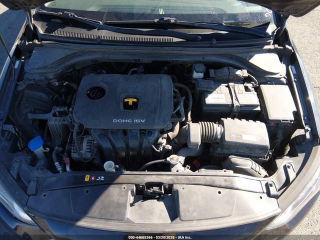 KMHD84LF7HU106141 Hyundai ELANTRA SE
