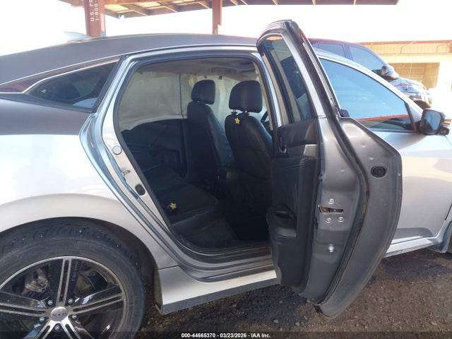Honda Civic Touring 2016 19XFC1F92GE030292 Image 8