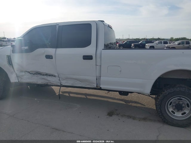 1FT7W2BN8NEE98105 Ford F-250 Xl