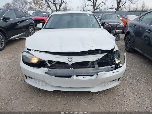 44665489 :رقم المزاد ، WBA3C3G52FNT51573 vin ، 2015 Bmw 320i Xdrive مزاد بيع