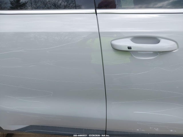 Продажа на аукционе авто 2025 Kia Sorento Ex, vin: 5XYRHDJF7SG354783, номер лота: 44665531