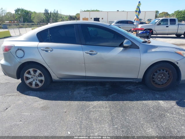Aukcja sprzedaży 2011 Mazda Mazda3 I Sport, vin: JM1BL1UF8B1377418, numer aukcji: 44665543