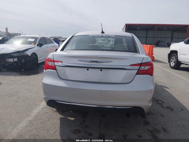 44665612 :رقم المزاد ، 1C3CCBAB0CN207578 vin ، 2012 Chrysler 200 Lx مزاد بيع