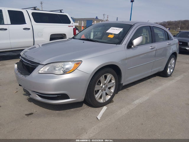 44665612 :رقم المزاد ، 1C3CCBAB0CN207578 vin ، 2012 Chrysler 200 Lx مزاد بيع