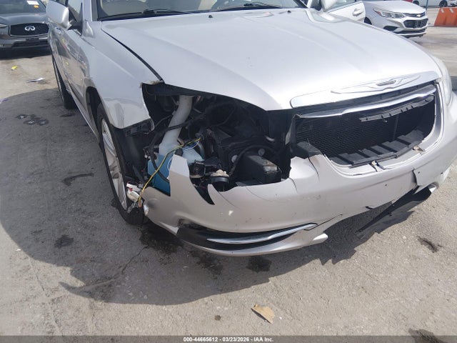 44665612 :رقم المزاد ، 1C3CCBAB0CN207578 vin ، 2012 Chrysler 200 Lx مزاد بيع