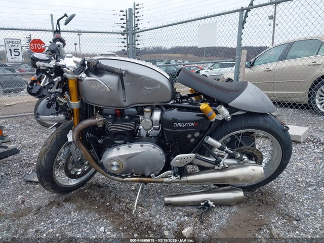 Triumph Motorcycle Thruxton 1200 R 2016 SMTD21HF9GT748962 Image 13