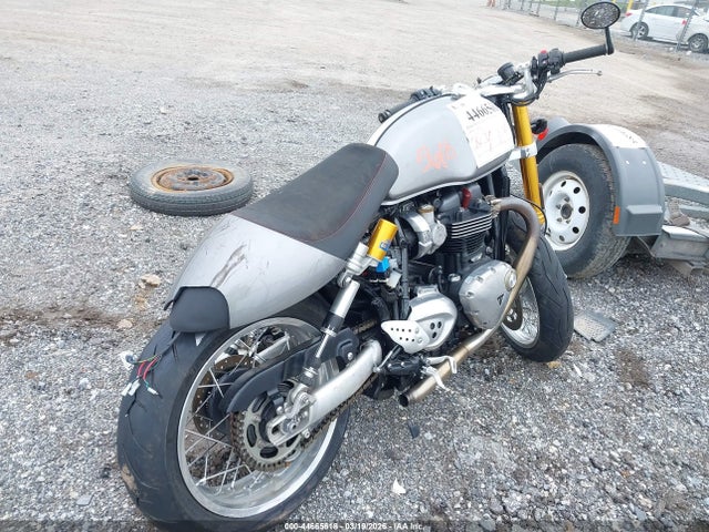 Triumph Motorcycle Thruxton 1200 R 2016 SMTD21HF9GT748962 Image 4