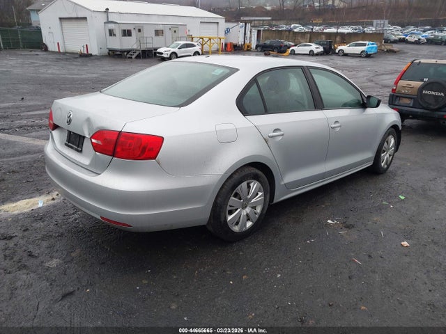 44665665 :رقم المزاد ، 3VW2K7AJ9BM073383 vin ، 2011 Volkswagen Jetta 2.0l S مزاد بيع