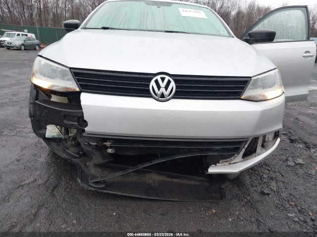 44665665 :رقم المزاد ، 3VW2K7AJ9BM073383 vin ، 2011 Volkswagen Jetta 2.0l S مزاد بيع