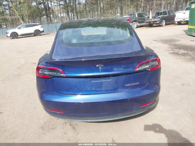 44665698 :رقم المزاد ، 5YJ3E1EA2JF164200 vin ، 2018 Tesla Model 3 Long Range/mid Range مزاد بيع
