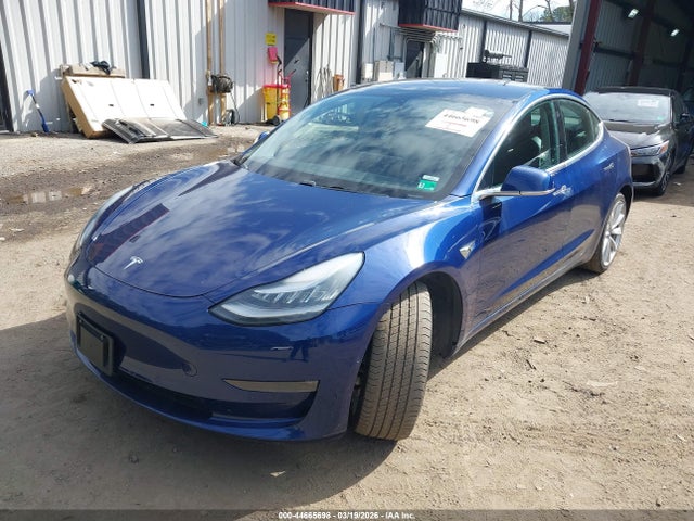 44665698 :رقم المزاد ، 5YJ3E1EA2JF164200 vin ، 2018 Tesla Model 3 Long Range/mid Range مزاد بيع