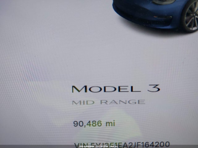 44665698 :رقم المزاد ، 5YJ3E1EA2JF164200 vin ، 2018 Tesla Model 3 Long Range/mid Range مزاد بيع