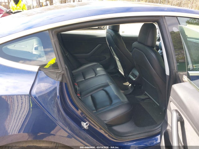 44665698 :رقم المزاد ، 5YJ3E1EA2JF164200 vin ، 2018 Tesla Model 3 Long Range/mid Range مزاد بيع