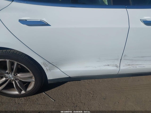 44665704 :رقم المزاد ، 5YJSA1CG2DFP08293 vin ، 2013 Tesla Model S مزاد بيع