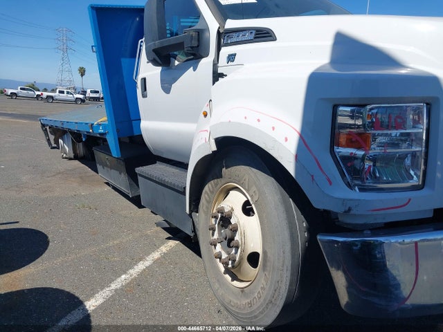 Ford F-650 Gas 2018 1FDNF6AY0JDF01617 Image 11