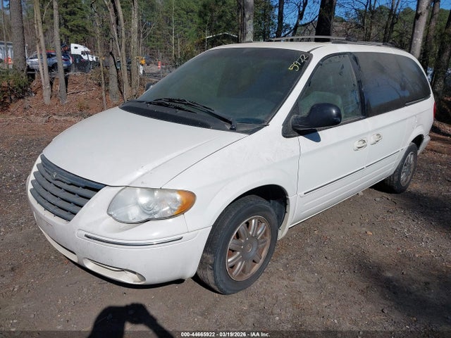 2005 CHRYSLER TOWN & COUNTRY 2C8GP64LX5R126606 Photo 1
