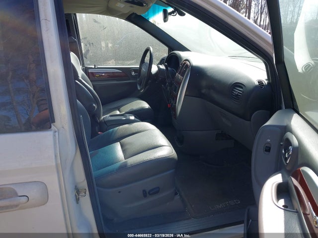 2005 CHRYSLER TOWN & COUNTRY 2C8GP64LX5R126606 Photo 4