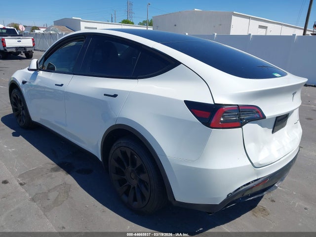 2023 TESLA MODEL Y 7SAYGDEE7PF887900 Photo 2