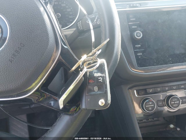 2020 VOLKSWAGEN TIGUAN 3VV2B7AX7LM098891 Photo 10