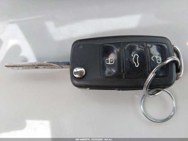 2019 VOLKSWAGEN BEETLE 3VWFD7AT4KM709155 Photo 10