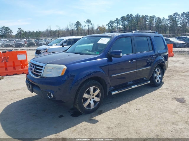 Honda Pilot Touring 2015 5FNYF4H99FB035772 Image 2