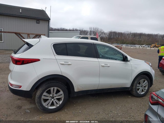 Продажа на аукционе авто 2018 Kia Sportage Lx, vin: KNDPMCAC9J7430583, номер лота: 44666101